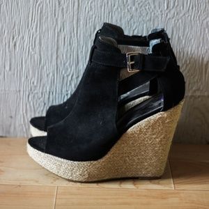 Carlos Santana Black Wedges